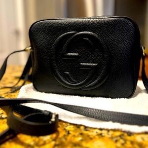 Authentic Gucci Pebbled black Soho  Disco Camera Bag with tassel